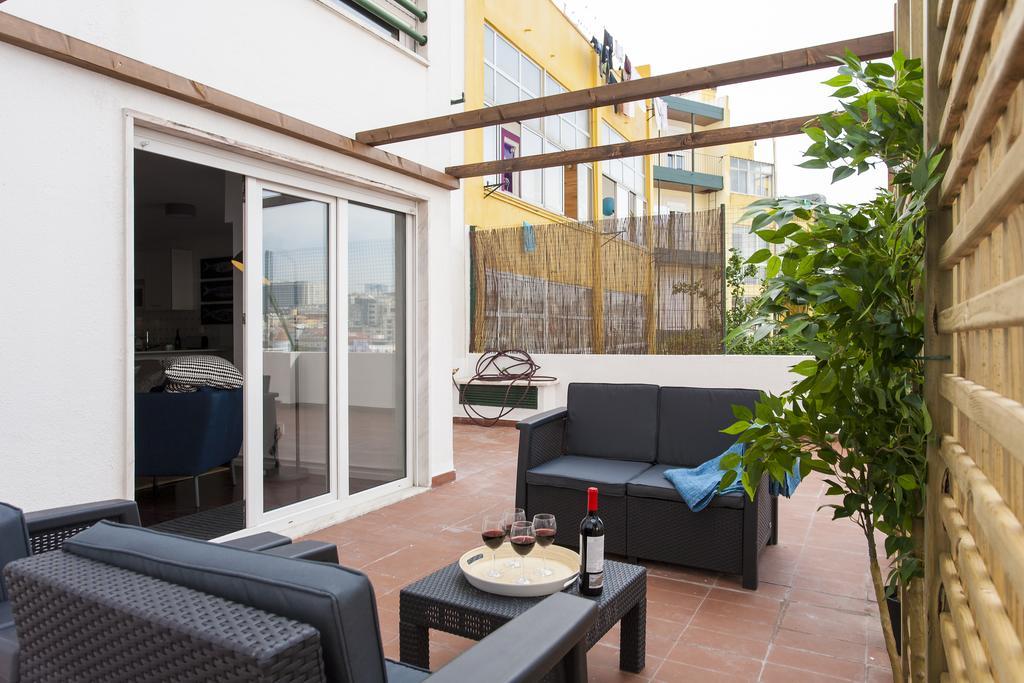 ALTIDO Superb 1-bed Apt with workspace&terrace, close to Avenida da Liberdade Lisboa Exterior foto