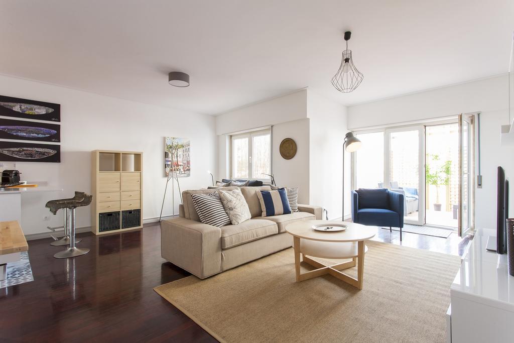 ALTIDO Superb 1-bed Apt with workspace&terrace, close to Avenida da Liberdade Lisboa Exterior foto